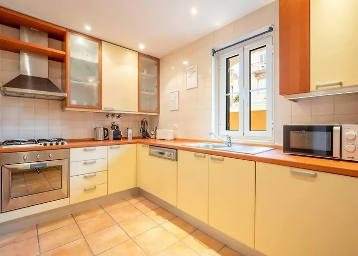 Margarida Haven エストリル